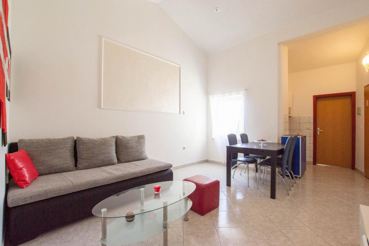 Cozy Apartment With Breakfast On Request 1 Pula Exterior foto