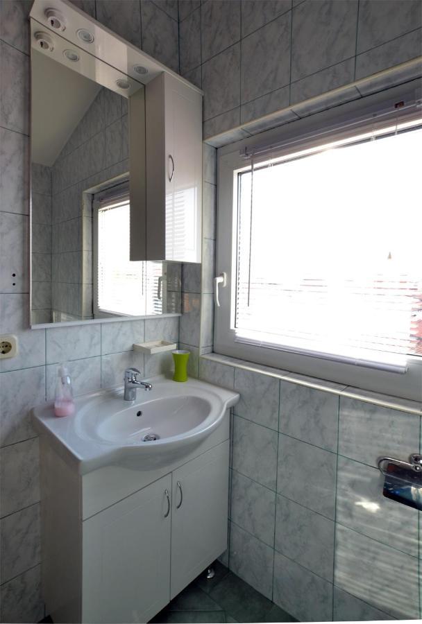 Cozy Apartment With Breakfast On Request 1 Pula Exterior foto