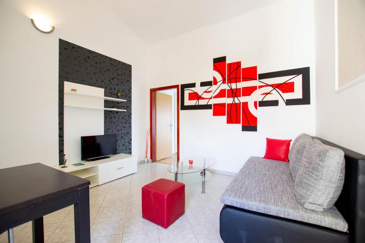 Cozy Apartment With Breakfast On Request 1 Pula Exterior foto