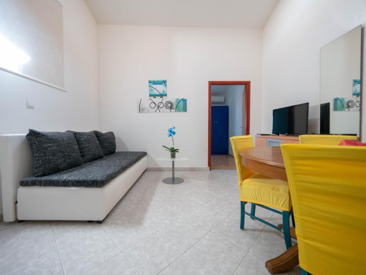Cozy Apartment With Breakfast On Request 1 Pula Exterior foto